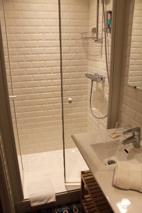 Les Toits De Paris Bed & Breakfast Luaran gambar